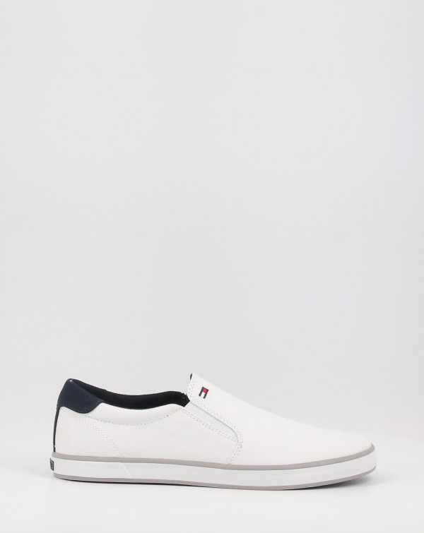 ICONIC SLIP ON SNEAKER