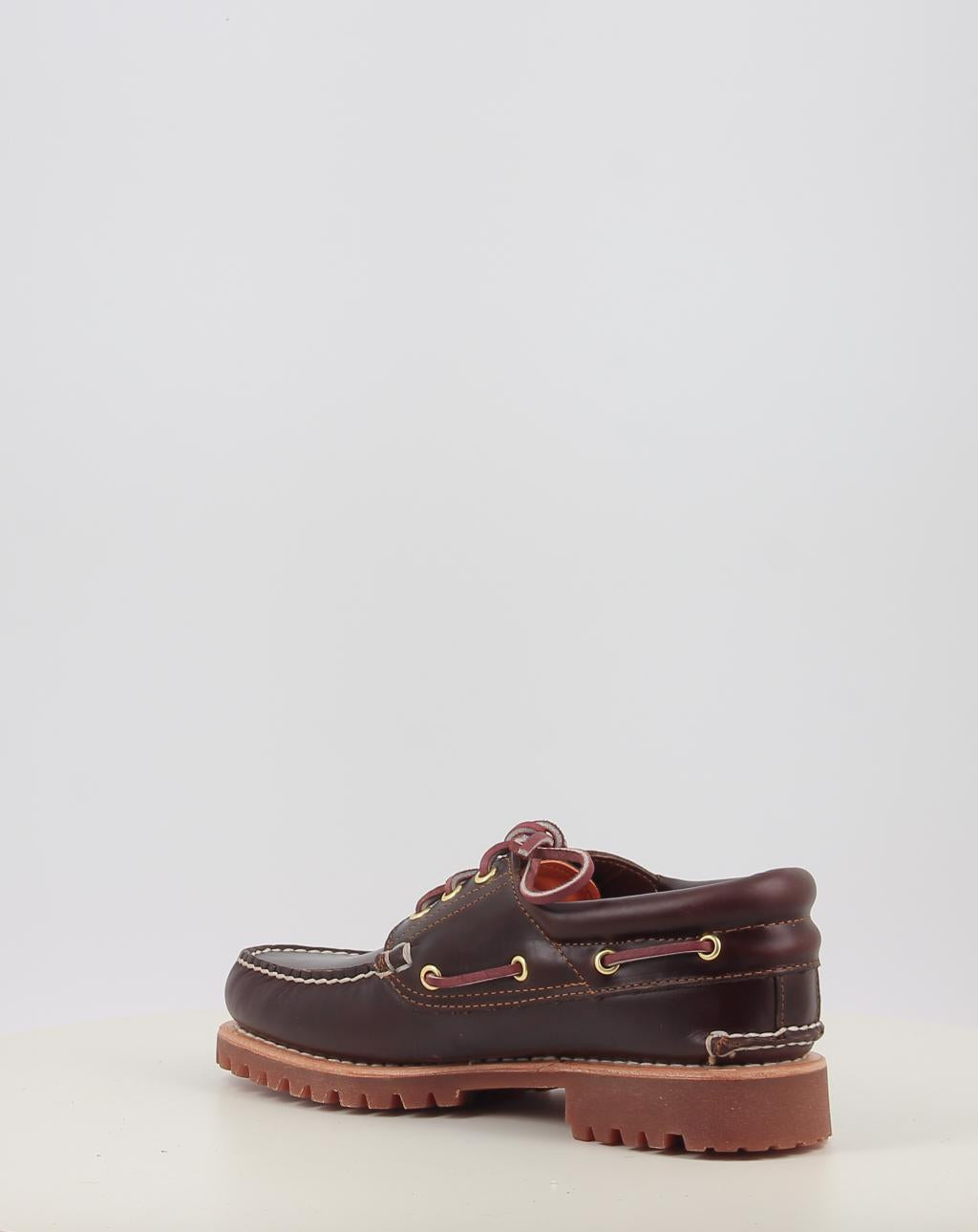 AUTHENTIC BOAT SHOE